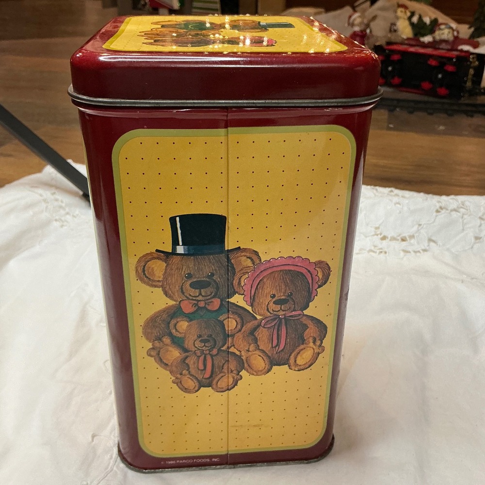 Vintage 1986 Parco Foods Teddy Bear Family Red‎ Metal Cookie Tin Canister
